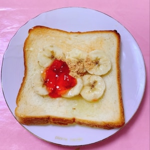 ごま風味☆バナナと苺ジャムときな粉のトースト